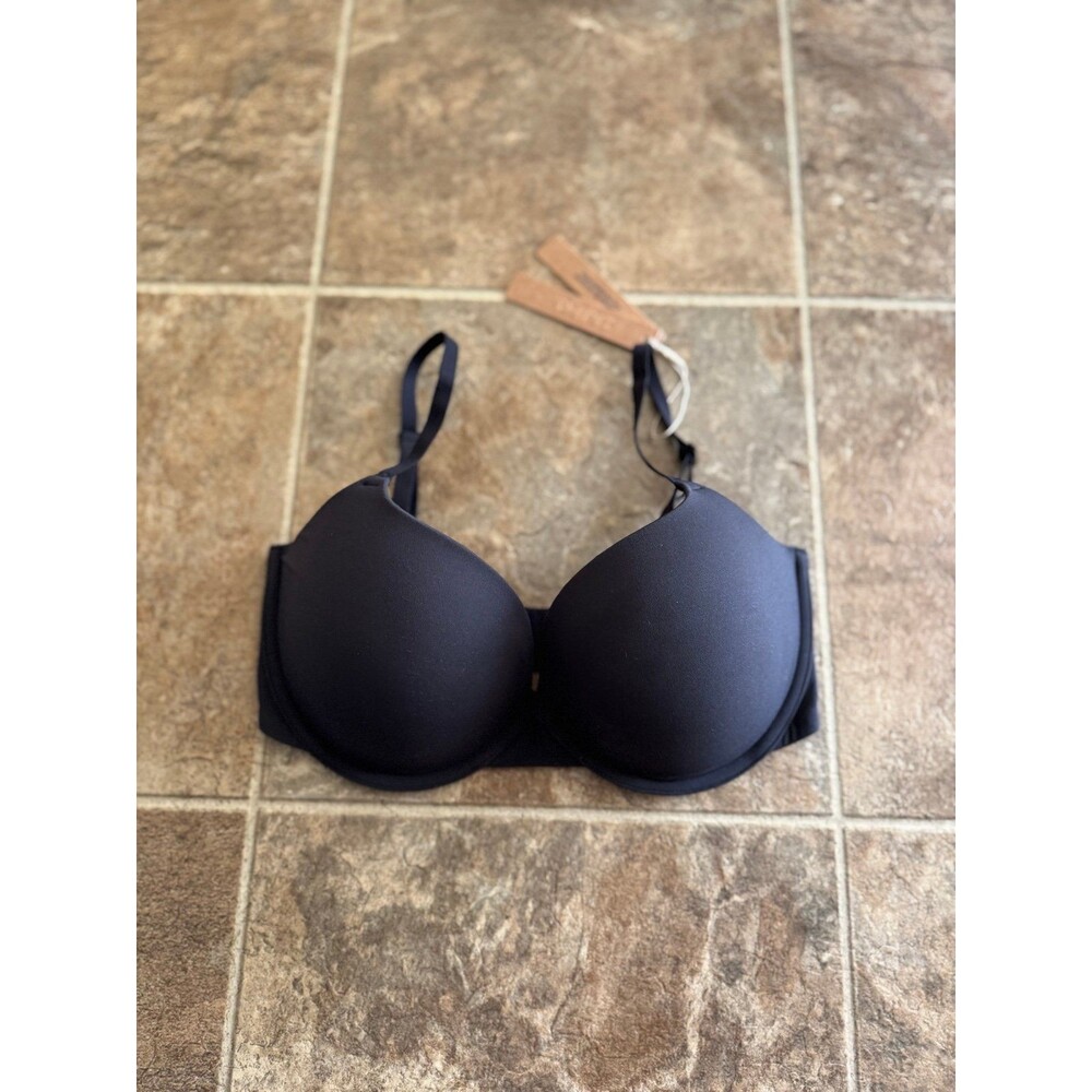 Skims Fits Everybody Push up
Demi Bra Onyx Size 32DD